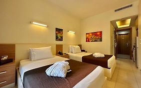 Hayali Suites